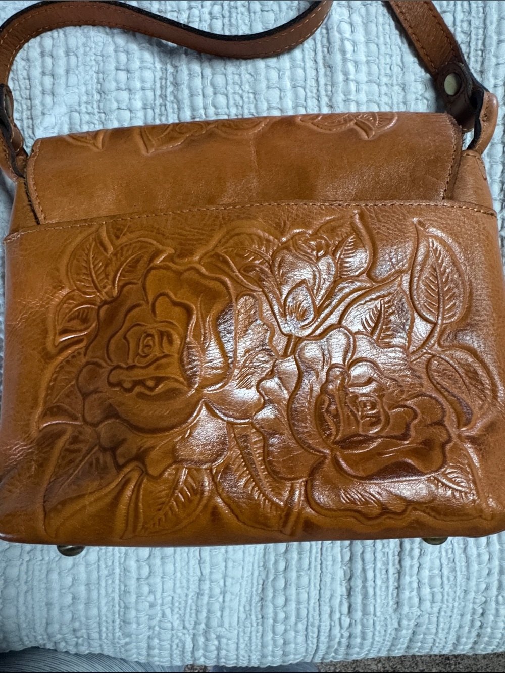 Patricia Nash Women’s Embossed Floral Leather Crossbody Bag - Tan - Picture 2 of 5
